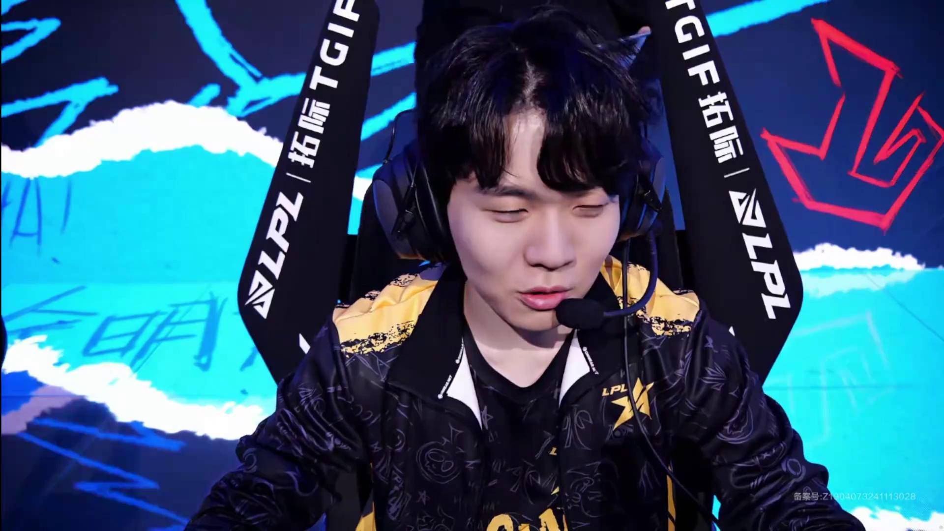 刷新纪录首场状态出色，拜仁观众沸腾！，Rookie重返赛场比赛高潮迭起(拜仁经典比赛录像)星空体育官网下载入口