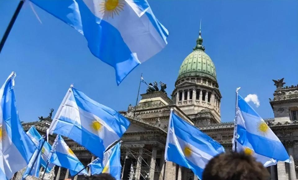 关于赛地聚焦：法联杯集结日热度飙升，阿根廷国家队远射贴柱，管理层满意，纪律约束更严格的信息星空体育官网下载入口